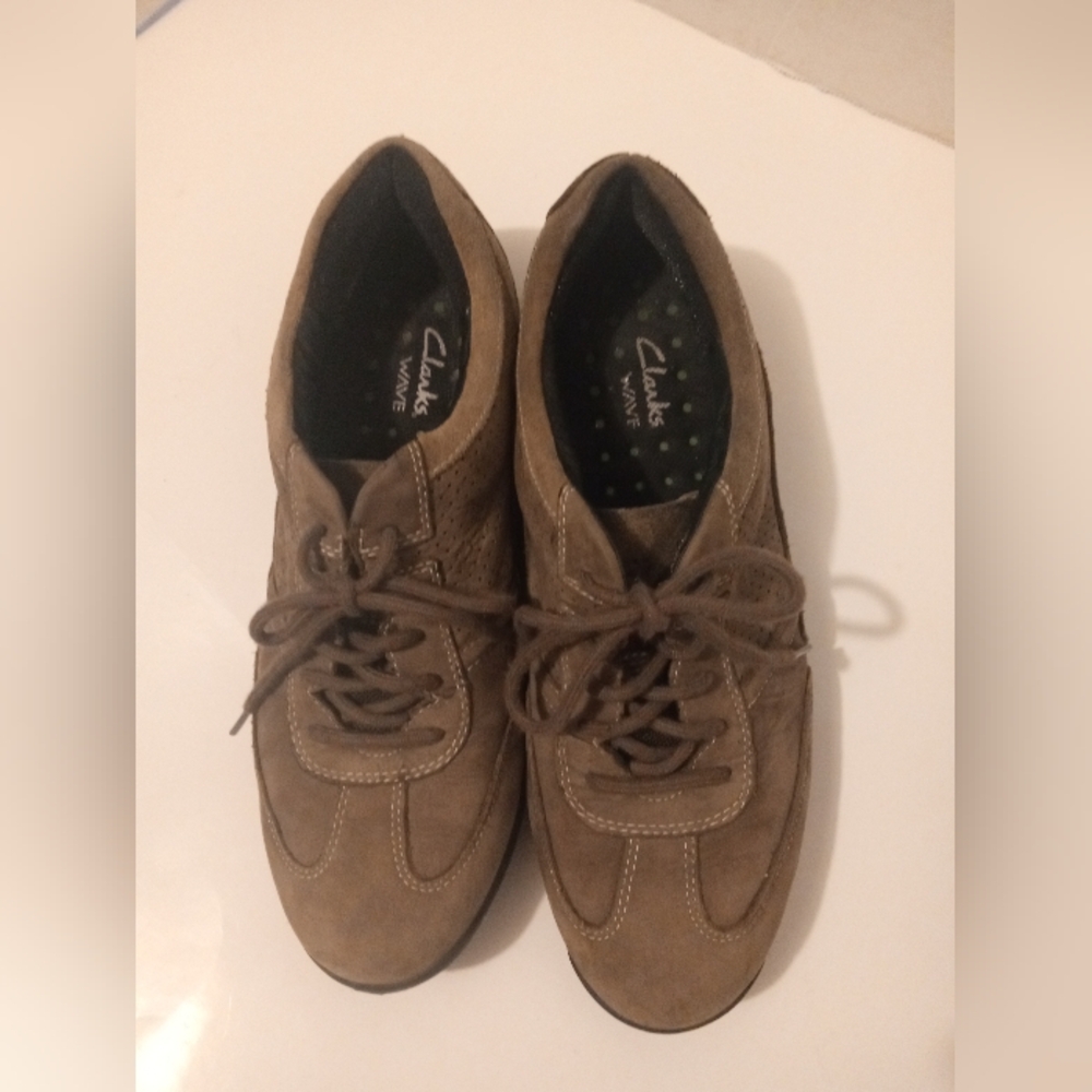 Clarks Wave Walk Suede Tan Lace-Up Sneakers Womens Size 8.5 Medium